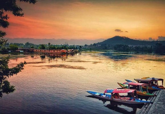 Best Family Kashmir Holiday Package 7N8D