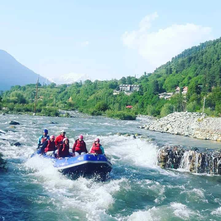 best time to visit kashmir weather